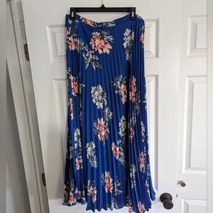 Printed Pleated Midi Skirt